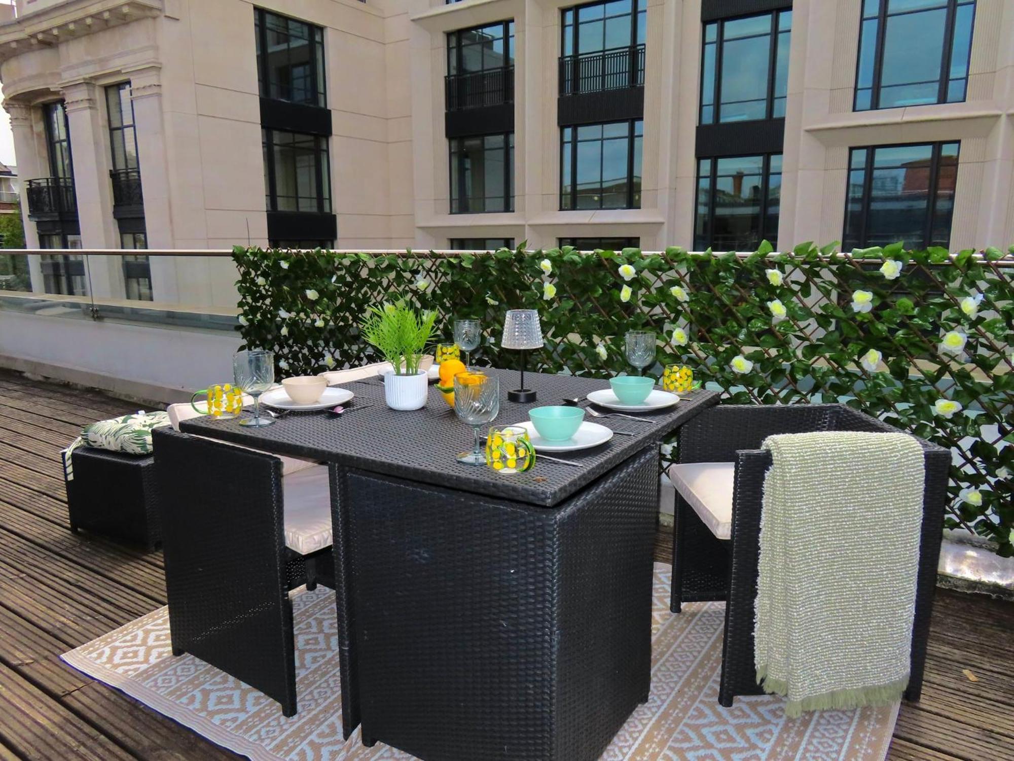 Spacious 3-Bed 3-Bath Luxury Apartment With Balcony Hyde Park London Exterior photo